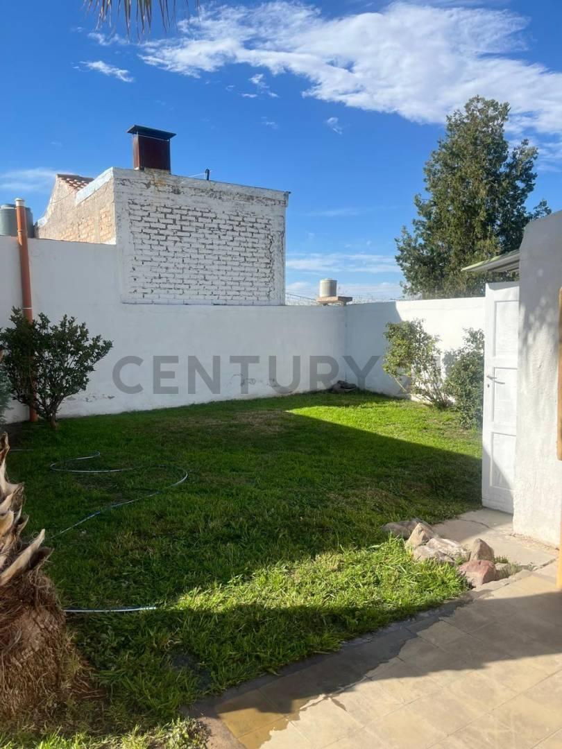 CASA EN VENTA BARRIO SANIDAD CIUDAD DE MENDOZA — foto 1