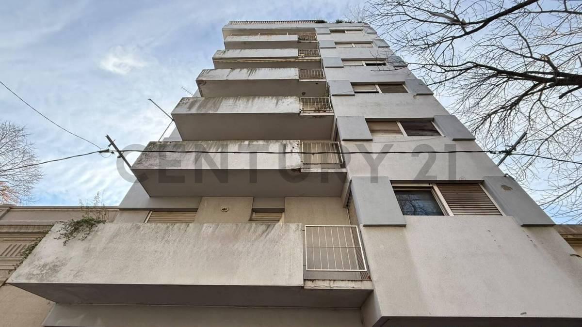 11 E/ 64 Y 65 - DEPARTAMENTO EN VENTA DE 2 DORMITORIOS CON BALCÓN — foto 1