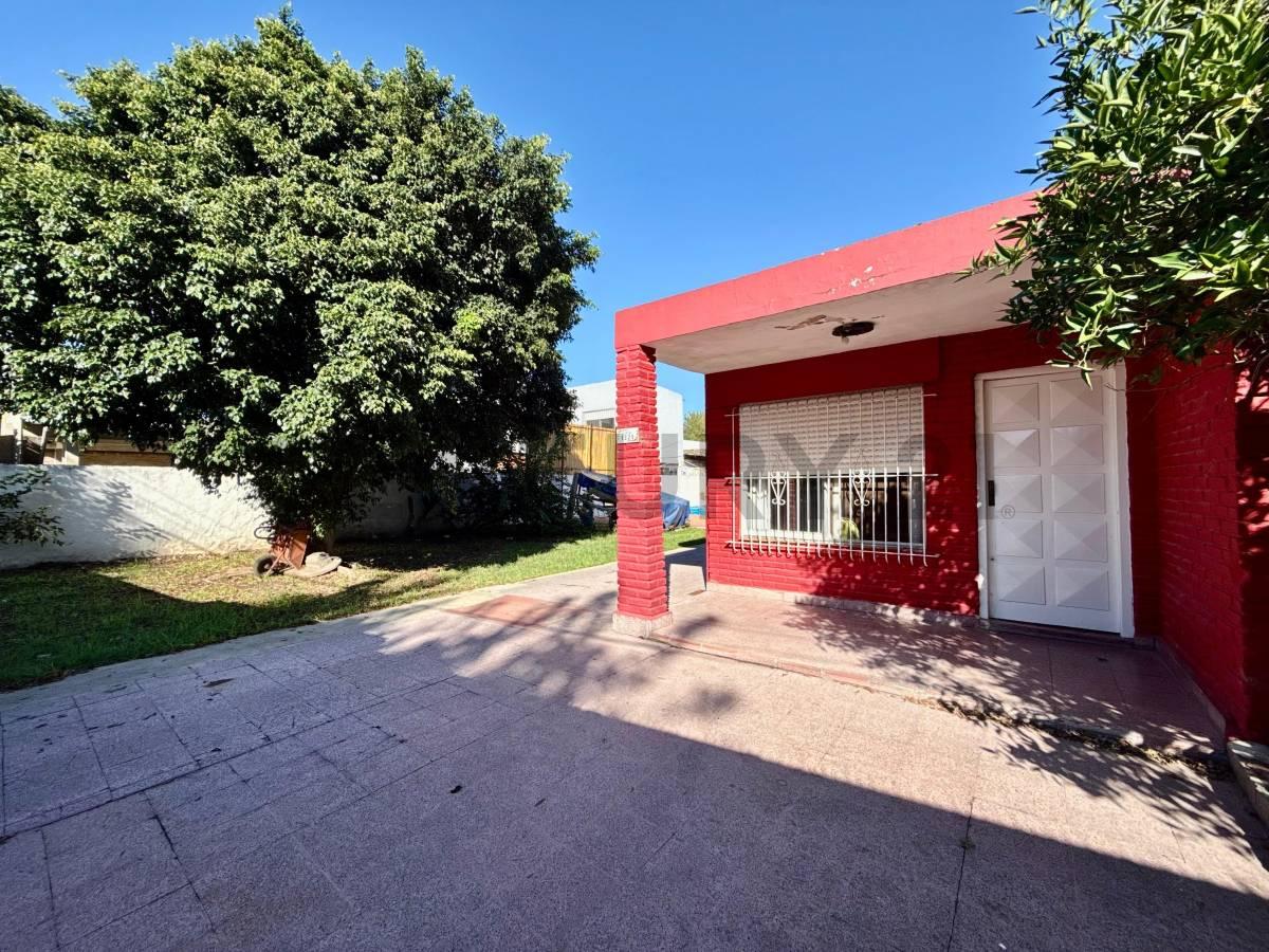 Casa con Patio, Pileta y Cochera 243 m² — foto 1