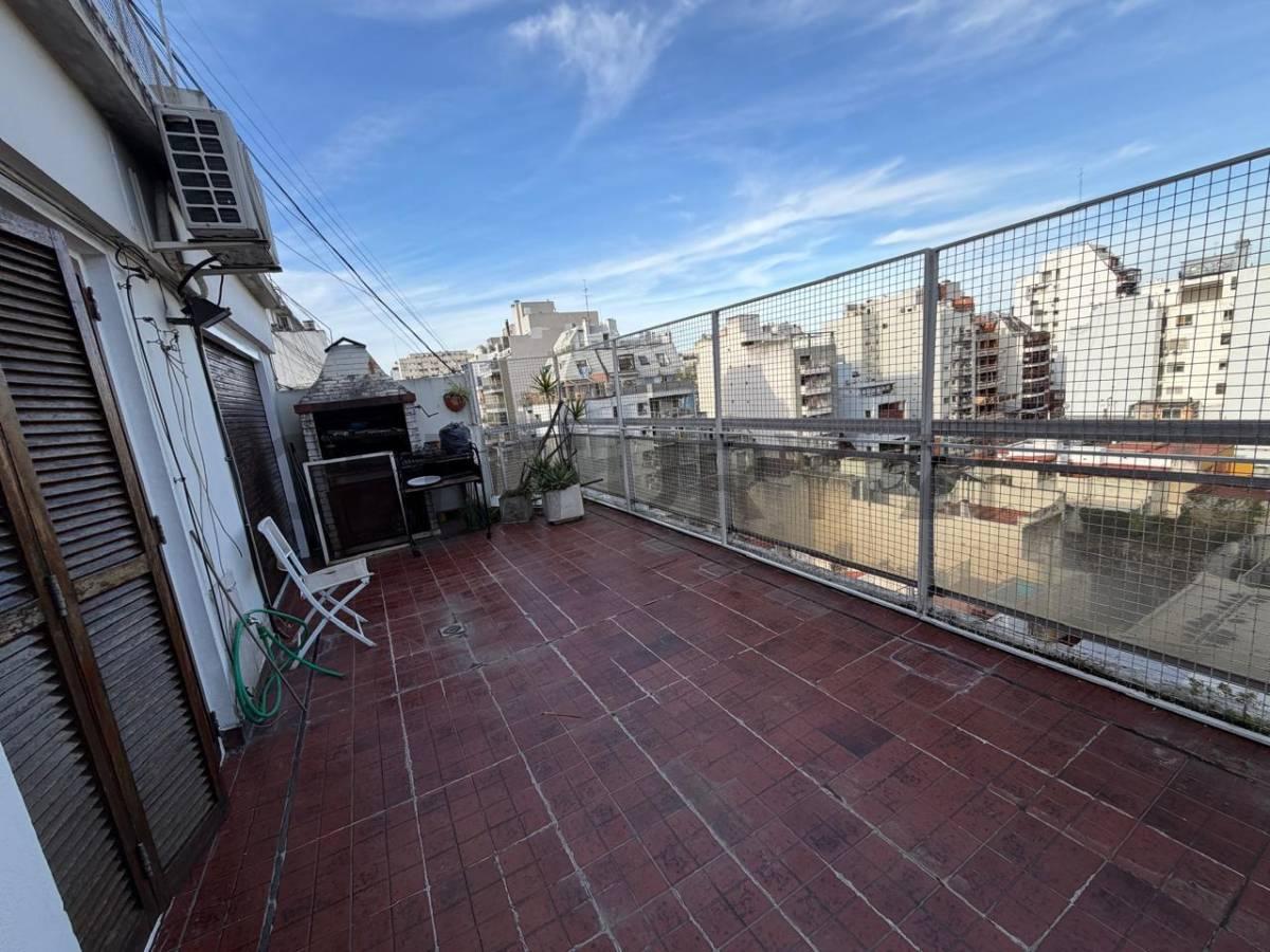 Alquiler depto 3 ambientes + dependencia + balcón terraza con parrilla y cochera en Villa Crespo — foto 1