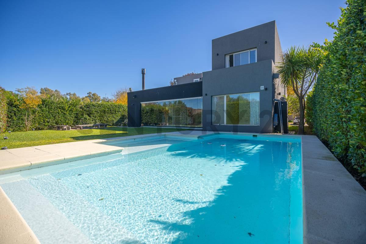 CASA VENTA 6AMB CON PILETA MANZANARES — foto 1
