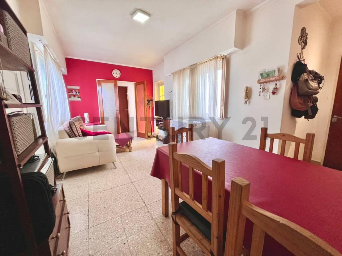 PH en venta — Excelente ubicación (18 y 33) · Bajas expensas. Dos Dormitorios. APTO BANCO — foto 1