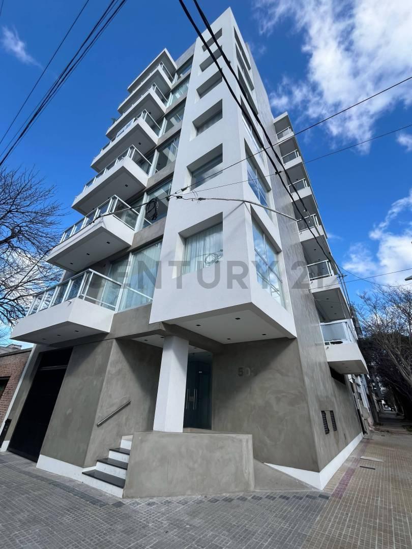 Venta Departamento Uno Dormitorio y Cochera. 17 y 42 — foto 1