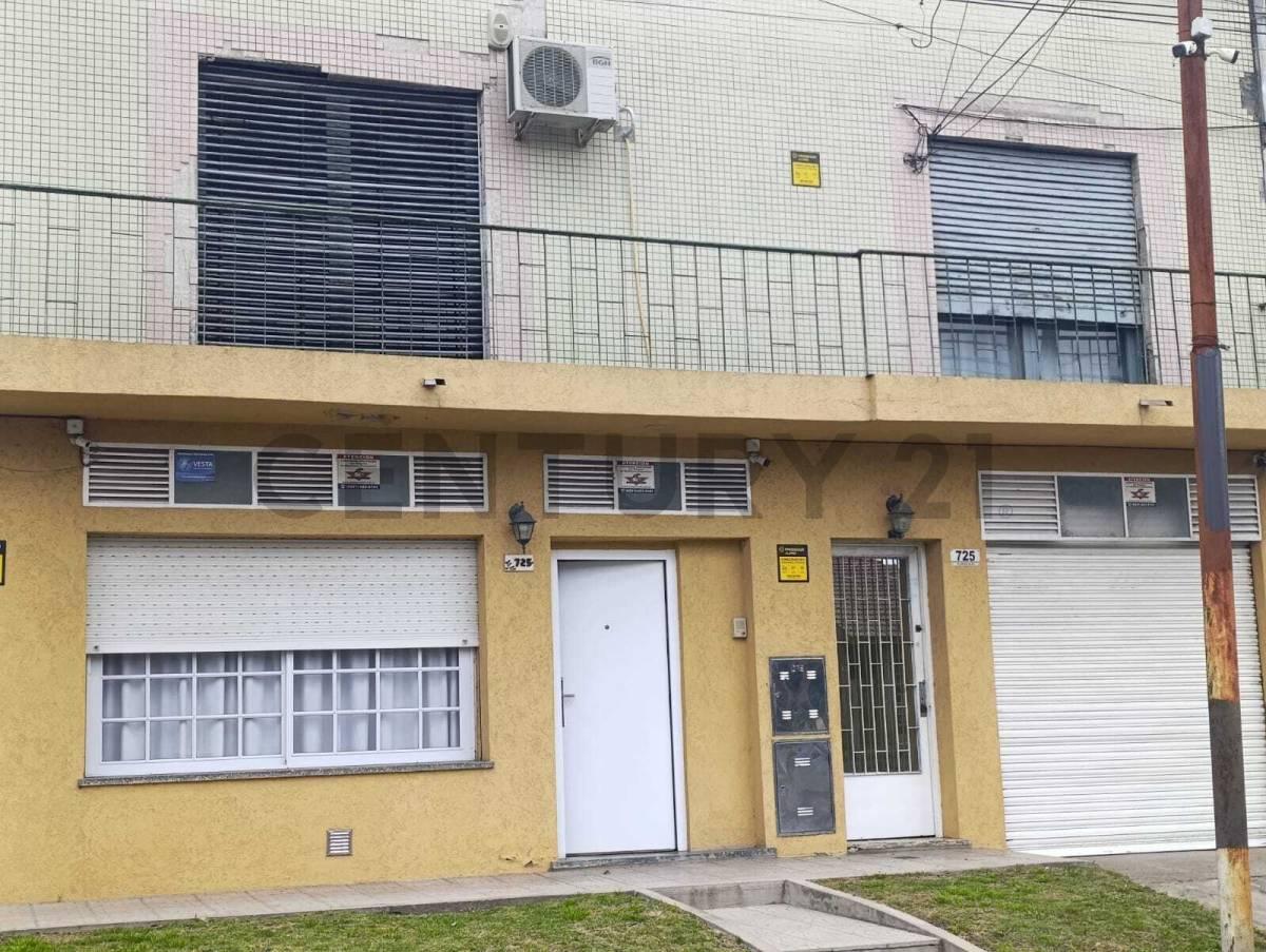 133 entre 46 y 47. Casa en Venta en bloque. — foto 1