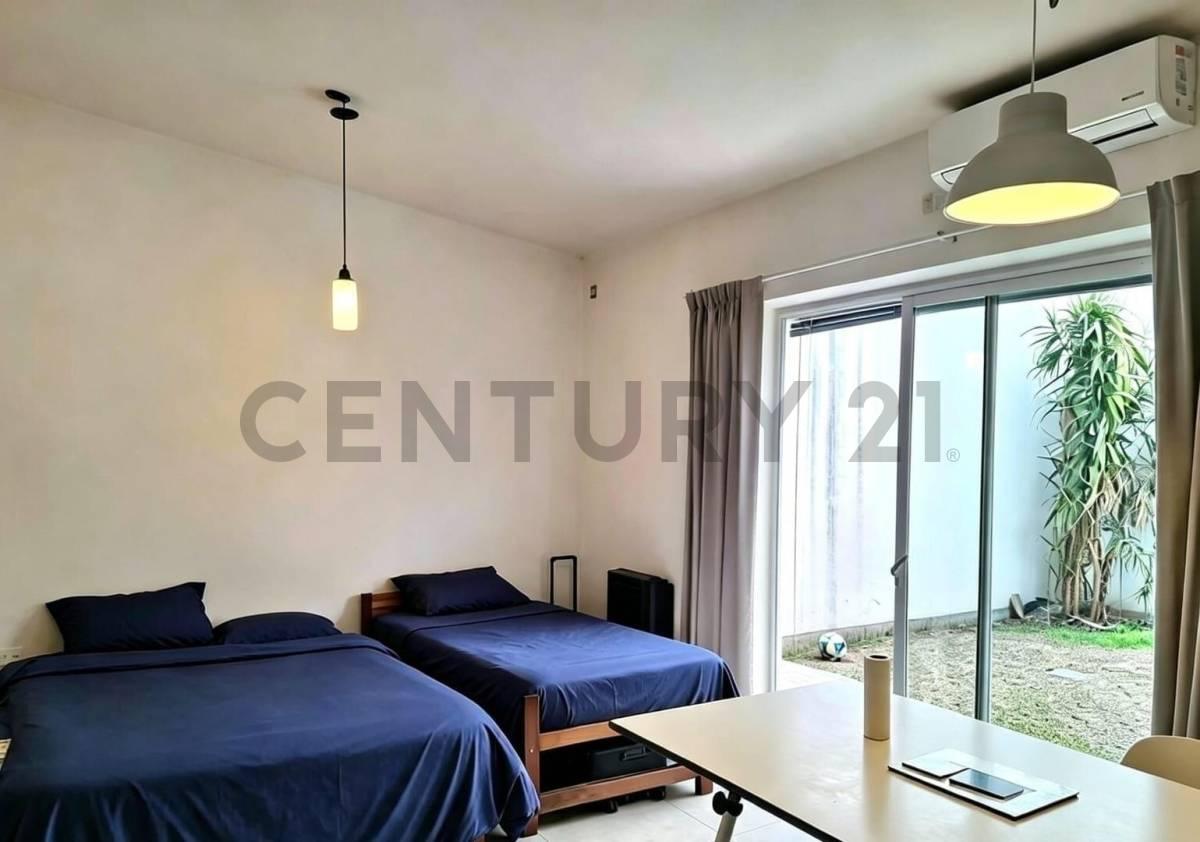76 entre 10 y 11. Monoambiente en PH con cochera en venta — foto 1