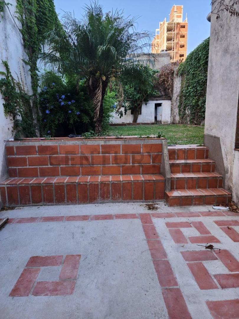 7 entre 41 y 42. Casa en venta a reciclar. La Plata.- — foto 1