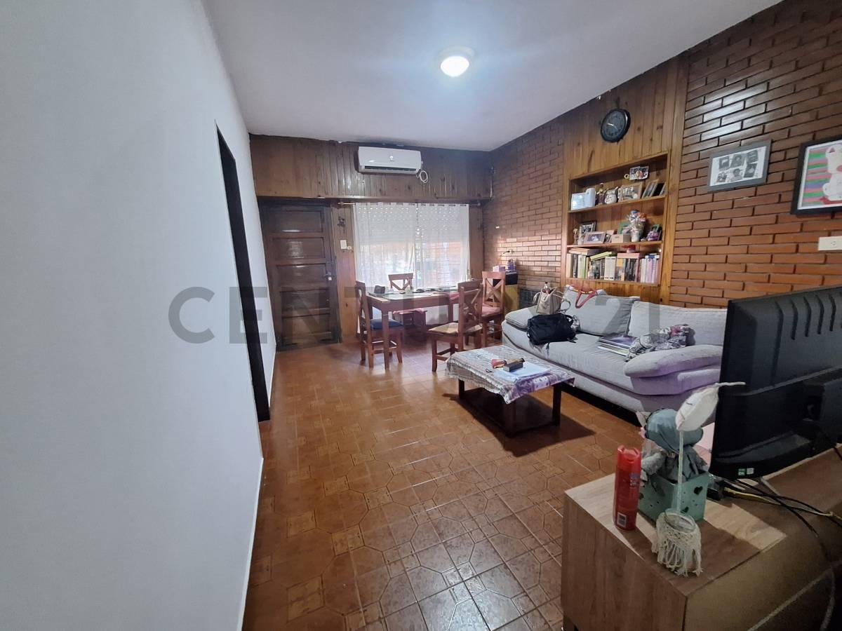 Venta de Casa 3 Ambientes en Remedios de Escalada, Lanús. — foto 1