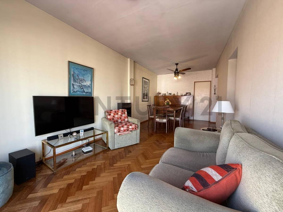 VENTA DEPARTAMENTO 4 AMBIENTES CON COCHERA FLORESTA — foto 1