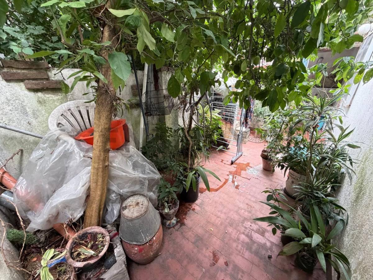 VENTA PH 2 AMB CON PATIO A RECICLAR EN OLIVOS OPORTUNIDAD !! — foto 1