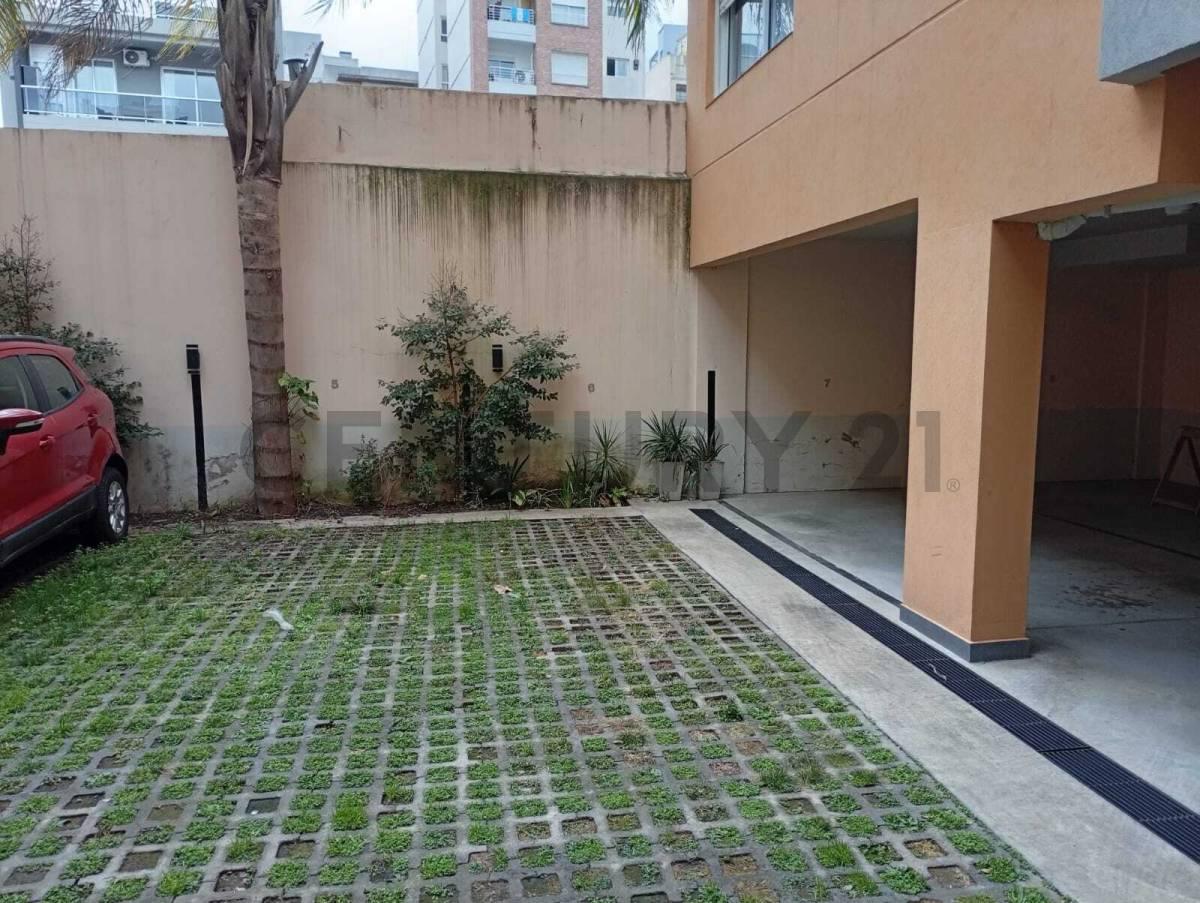 VENTA DE COCHERA DESCUBIERTA EN VILLA BALLESTER — foto 1