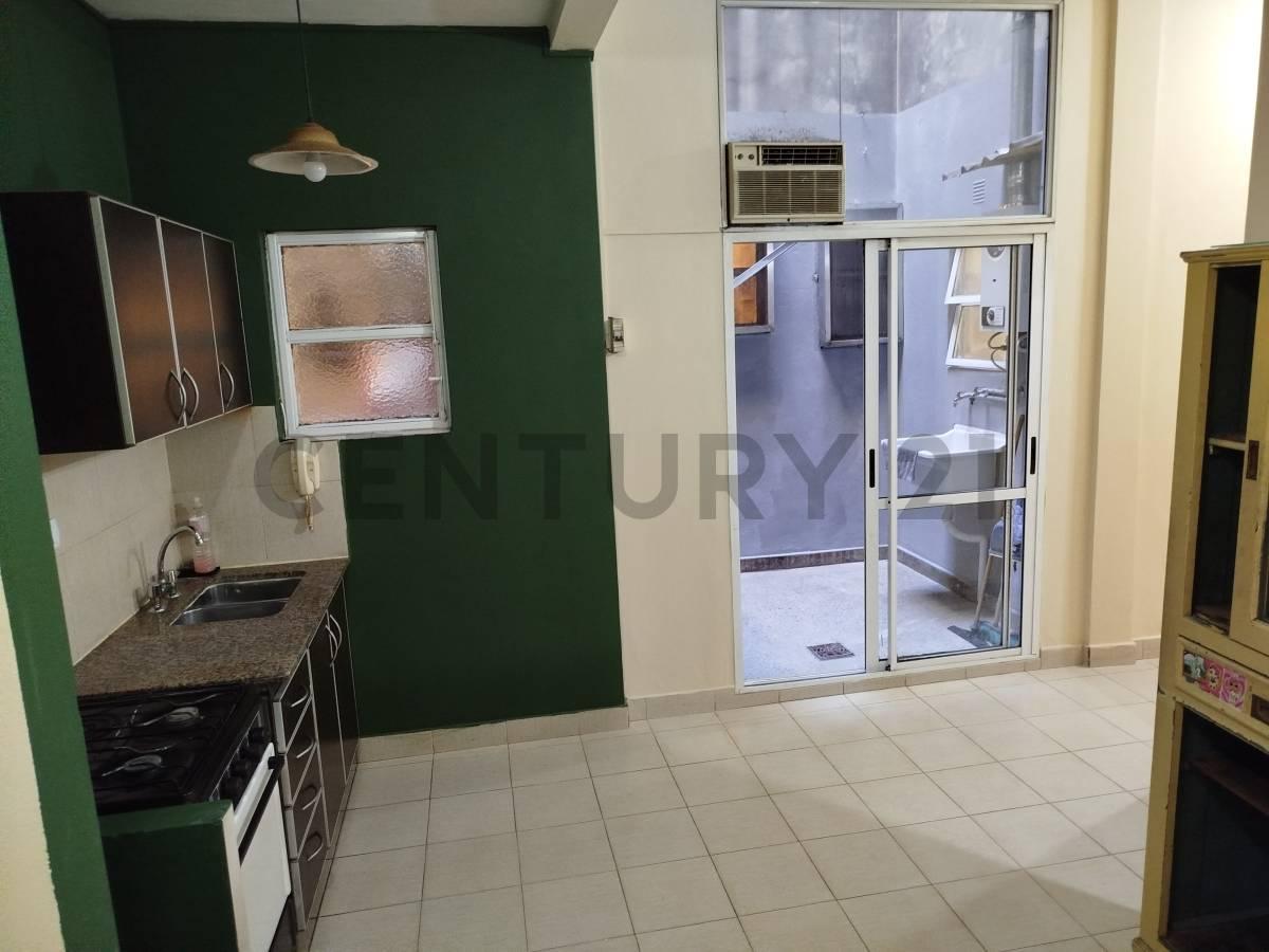 VENTA PH 3 AMB. EN MONTE CASTRO CON 2 PATIOS. — foto 1