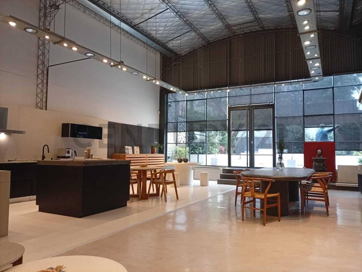 VENTA DE LOCAL MÁS GRAN ESPACIO ABIERTO EN VILLA URQUIZA — foto 1