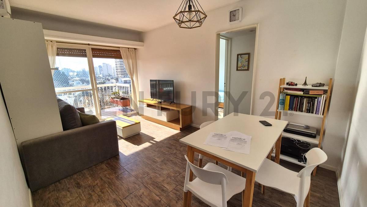 VENTA 2 AMBIENTES AL FRENTE CON BALCON - RESTAURADO - MUY LUMINOSO - V. GRAL. MITRE - CABA — foto 1