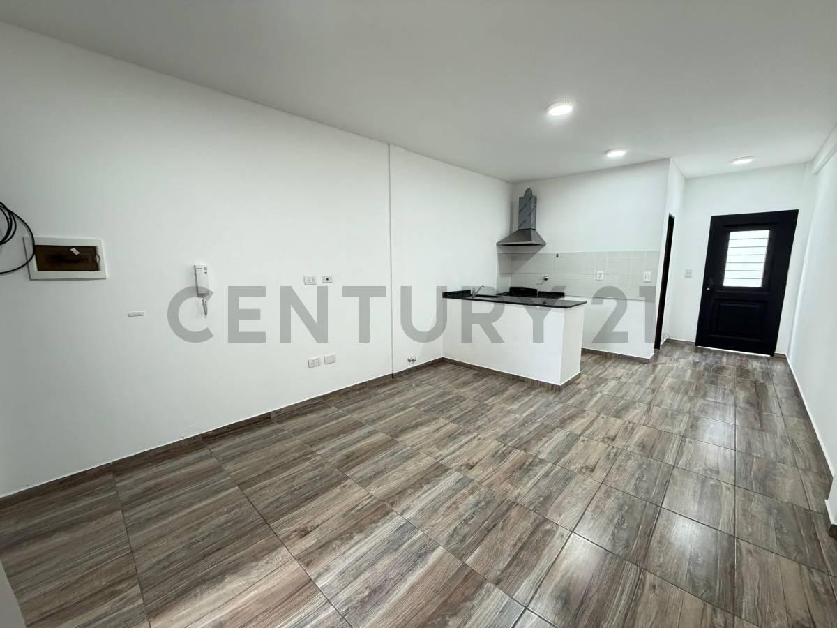 VENTA DPTO 1 AMB CON PATIO Y COCHERA EN CASEROS TRES DE FEBRERO — foto 1