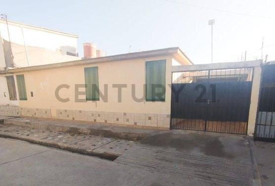 Casa en venta, 3 dormitorios y cochera en B. Parque sur — foto 1