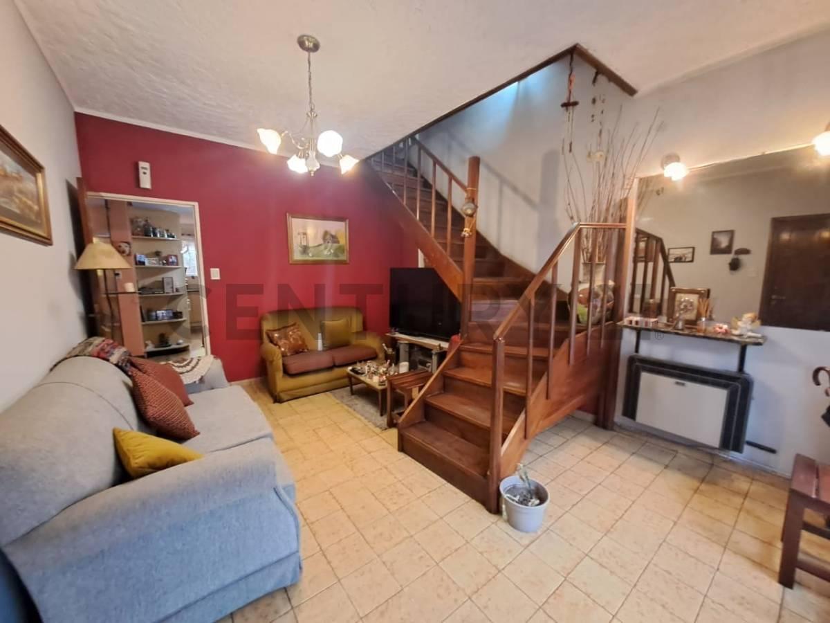 Venta Casa 4 ambientes con cochera en Martin Coronado — foto 1