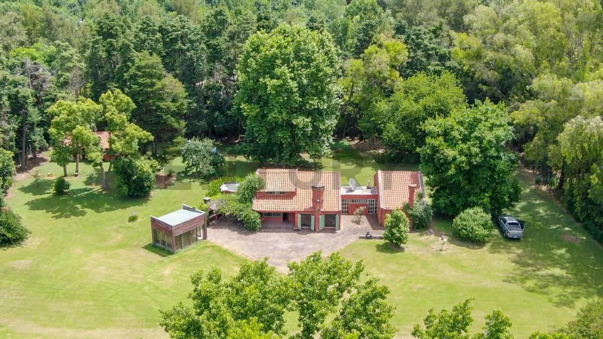 VENDE Quinta 5 ambientes con Gran Parque y Piscina en PILAR — foto 1