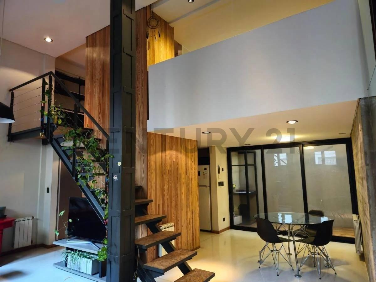 Loft de diseño con patio en San Telmo — foto 1
