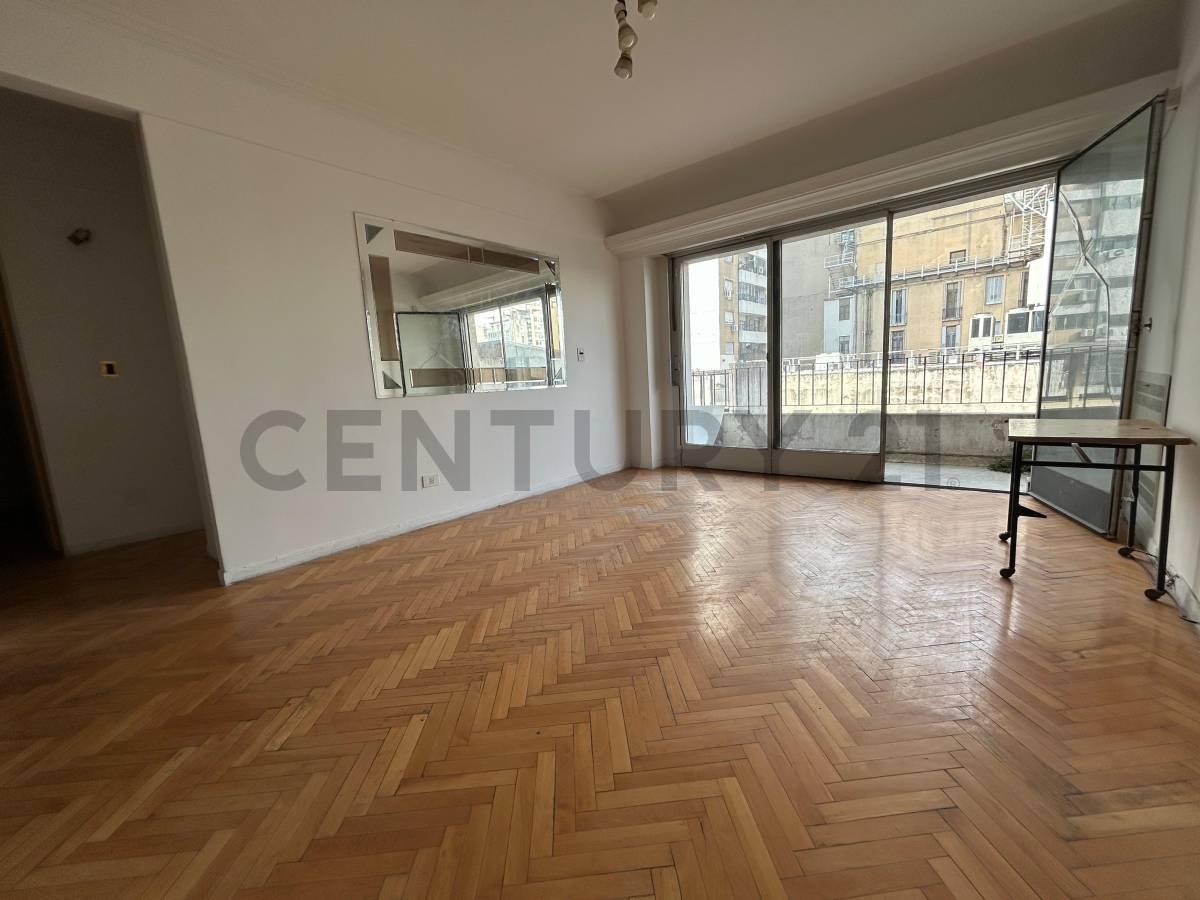 Venta Departamento 4 Amb RECOLETA Semipiso con Balcon + Dependencia — foto 1