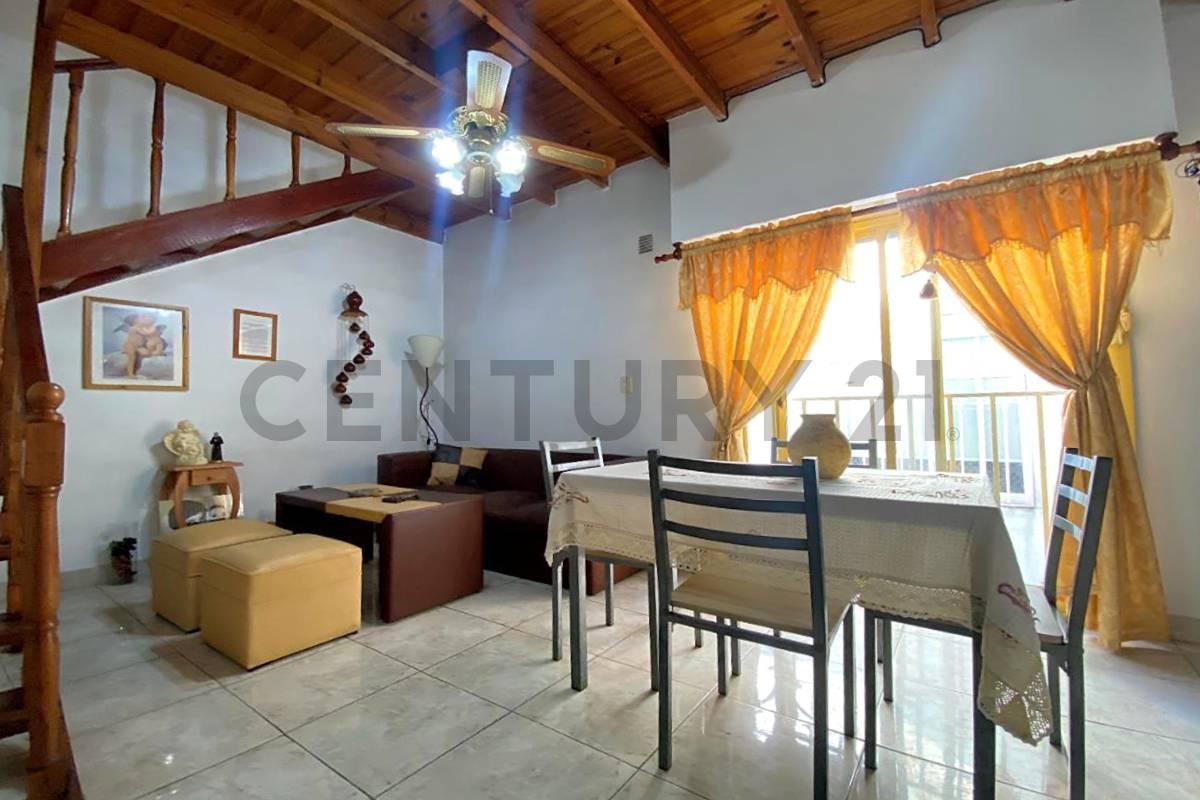 Venta PH 2 Amb. Tipo Dúplex con Bajas Expensas en Monte Castro — foto 1