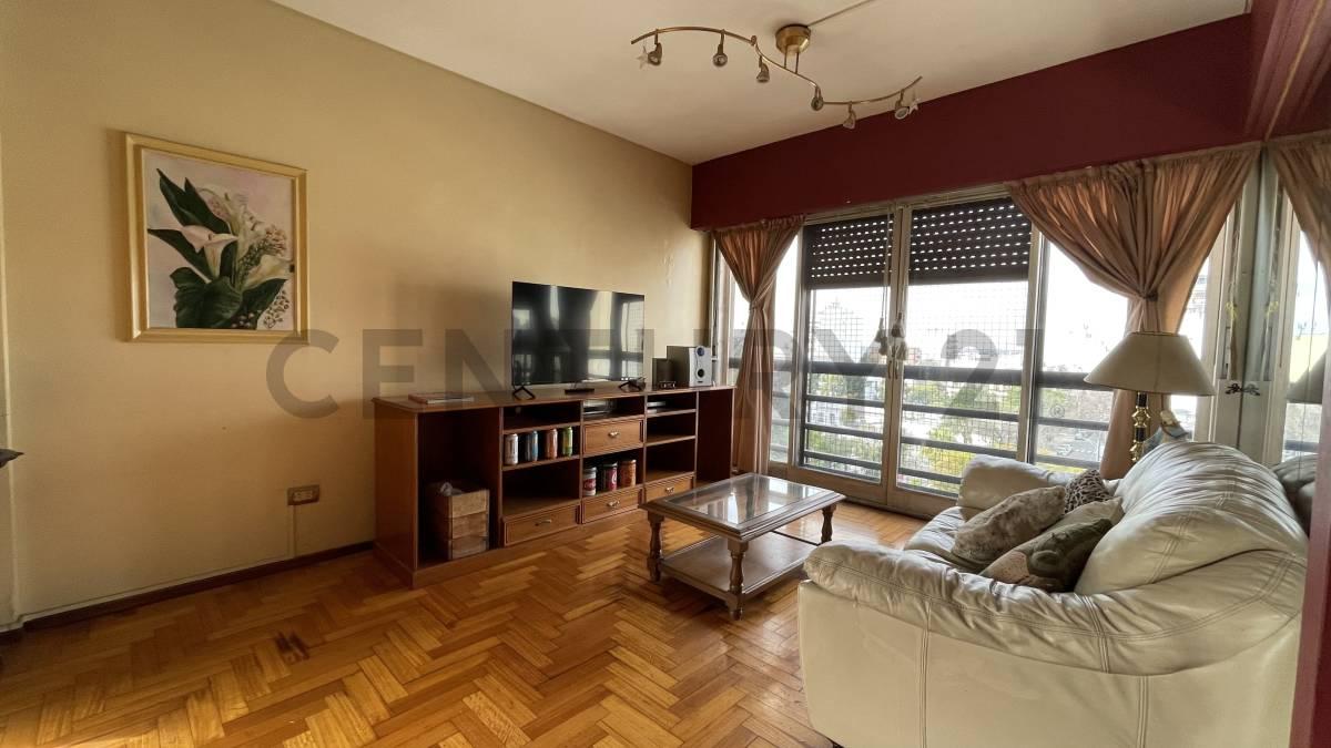 Venta excelente piso 3 ambientes en Flores — foto 1