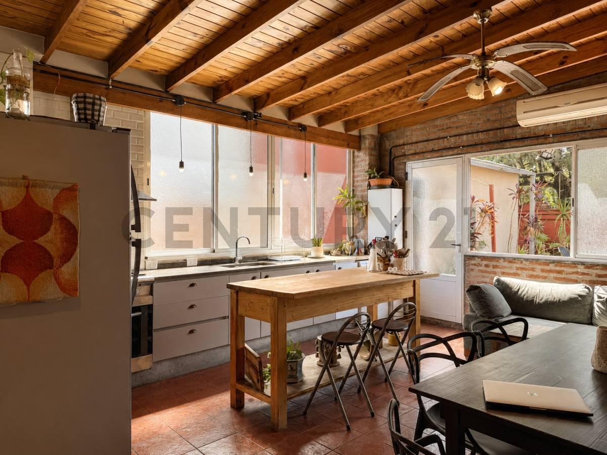 VENTA PH 6 AMB - SIN EXPENSAS TERRAZA PRIVADA Y MUY LUMINOSO - ALMAGRO — foto 1