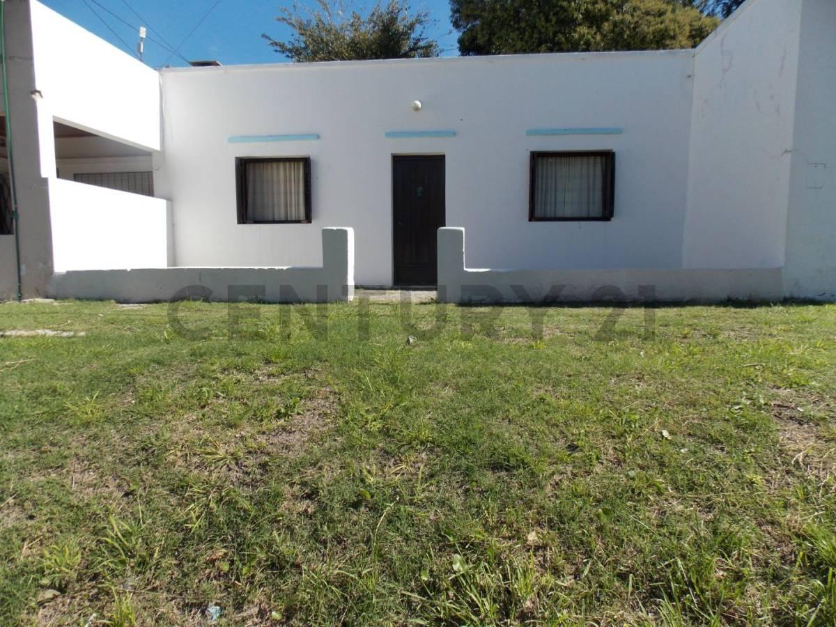 Casa a Refaccionar en Venta en Veronica — foto 1