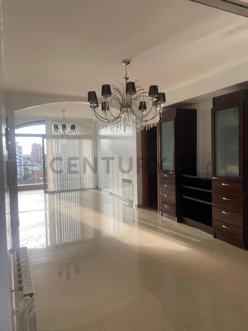 40 entre 4 y 5-Departamento de 3 dormitorios en Venta. — foto 1
