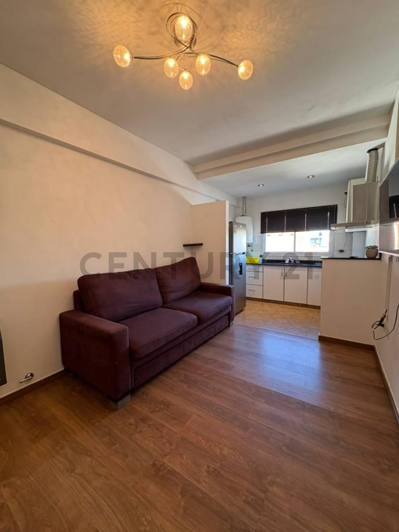 Departamento de 1 Dormitorio con Patio en Venta en La Plata — foto 1