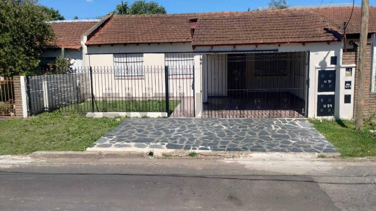 Casa de 2 Dormitorios Reciclada en Venta en Barrio Monasterio — foto 1