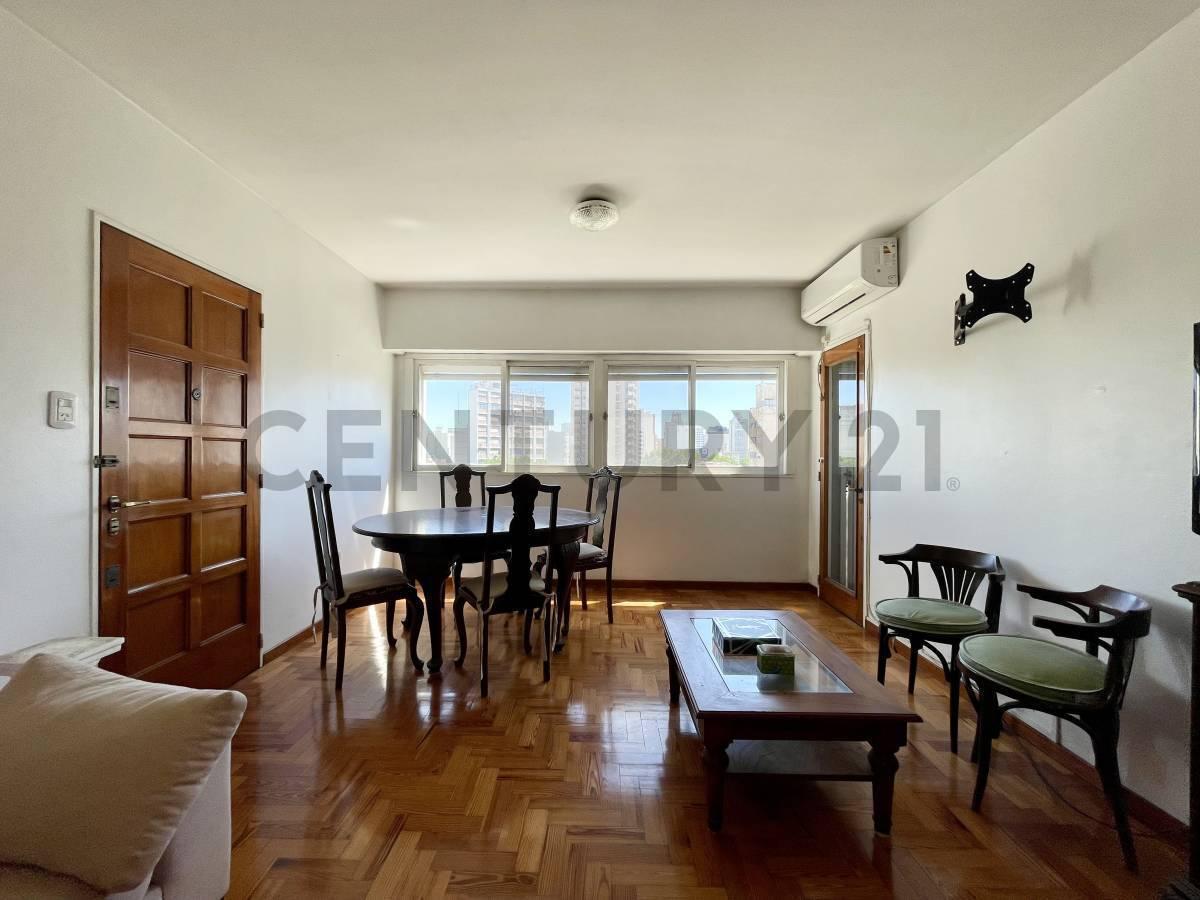 Departamento Tipo Piso de 3 Dormitorios con Cochera y Baulera en Venta — foto 1