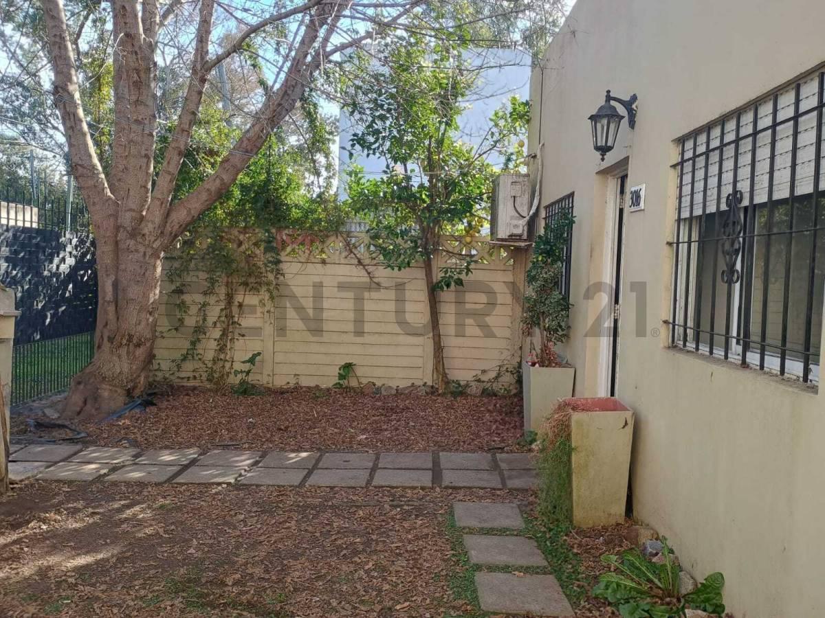 Casa de 1 Dormitorio con Cochera en Venta — foto 1