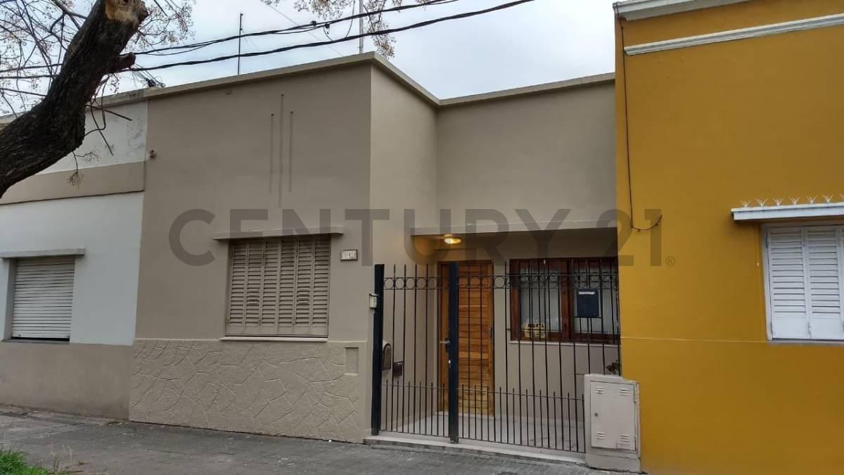 Ph de 2 Dormitorios con Patio en Venta en La Plata — foto 1