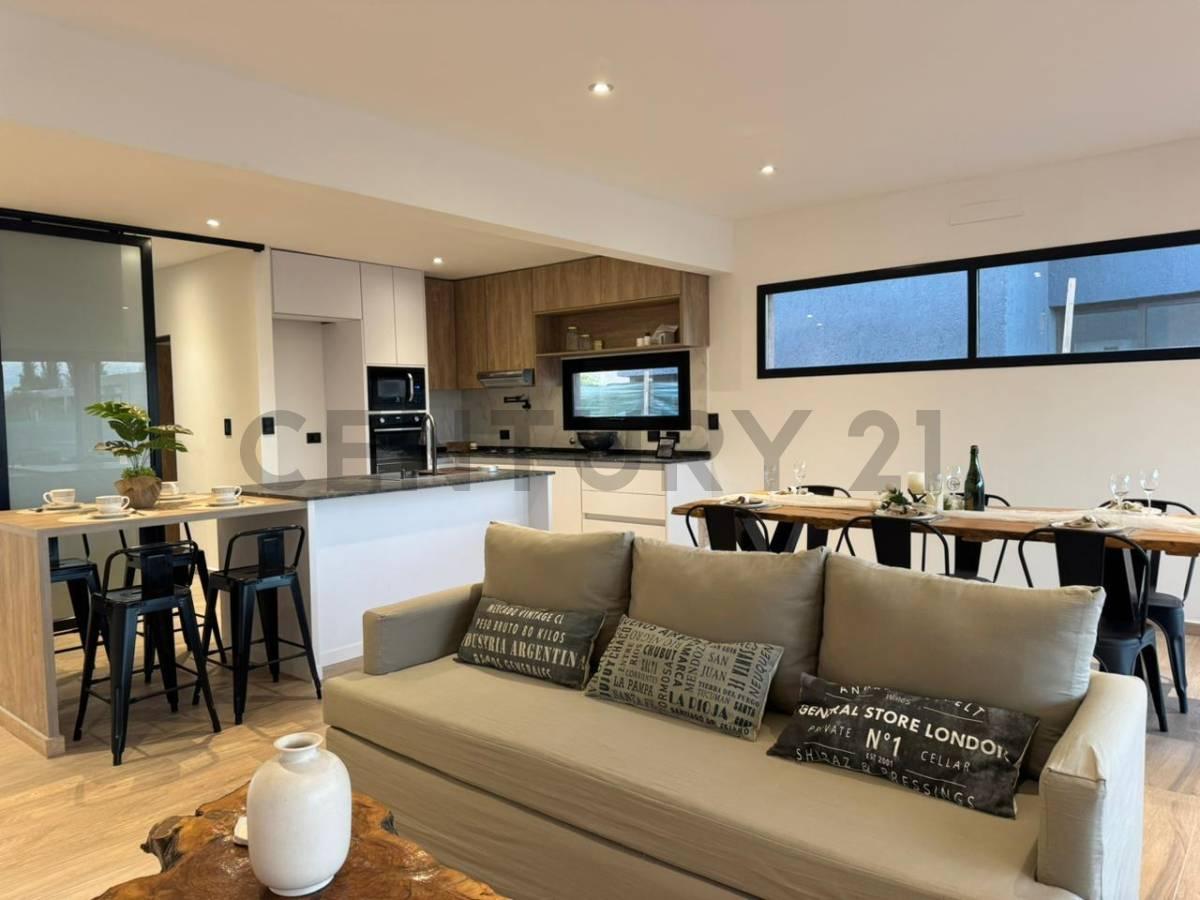 C21 Lucio Barroso Vende Casa en Alma Gardenia — foto 1