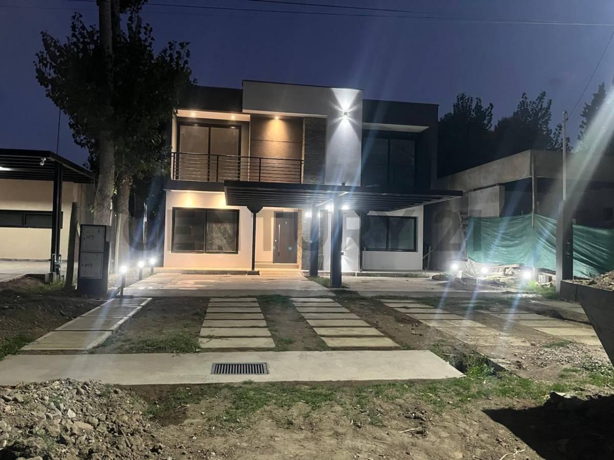 VENTA DE DUPLEX EN BARRIO PRIVADO COUNTRY CLUB MAIPÚ. — foto 1