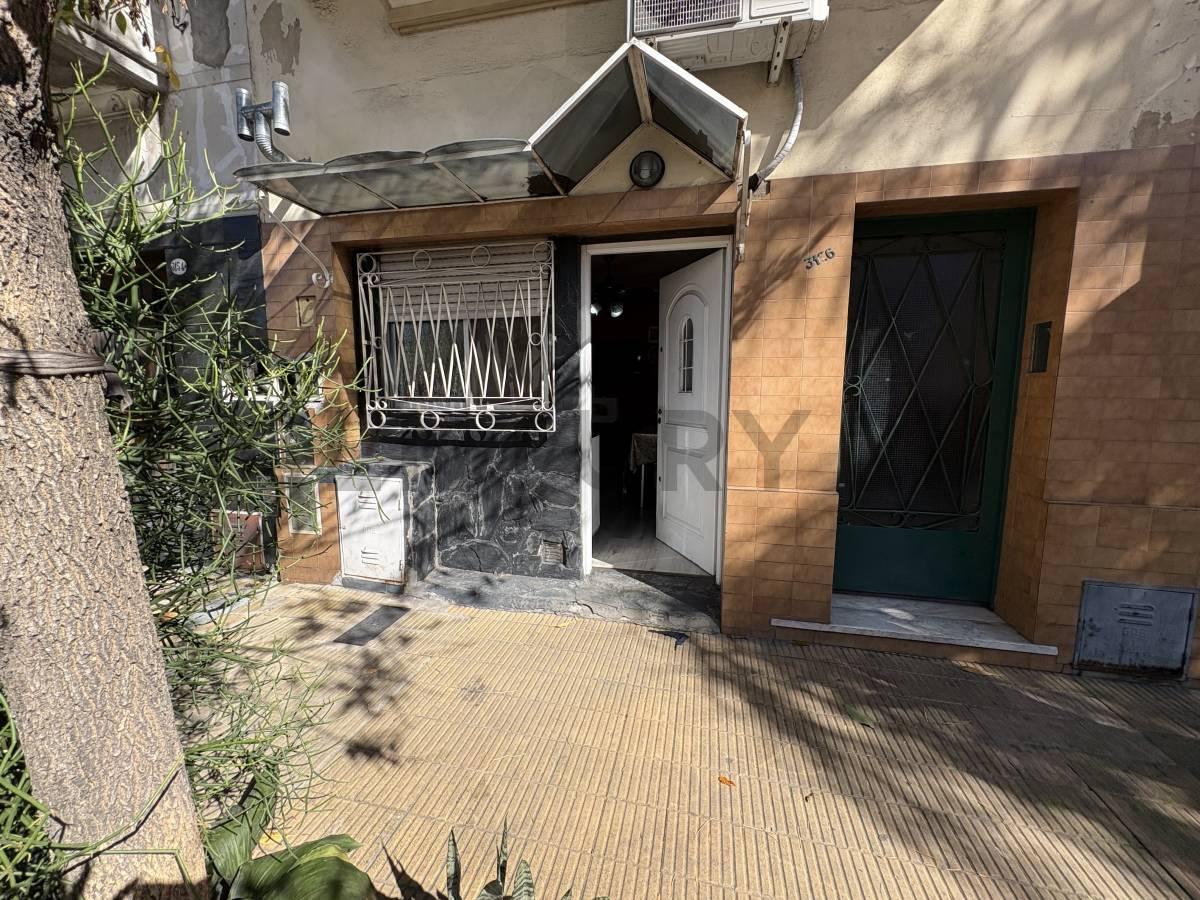 Posibilidad de financiar hasta el 50% - PH al frente tipo casa sin expensas 3 ambientes en venta - Valentin Alsina, Lanús. — foto 1