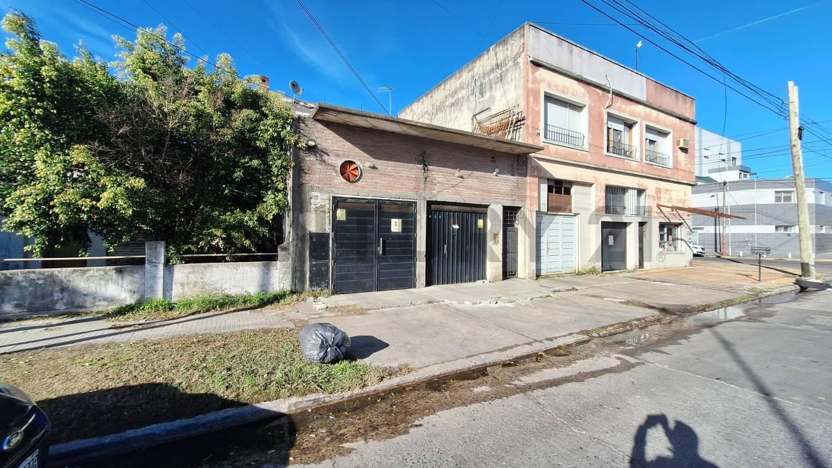 Venta de Galpón + Departamento 2 Ambientes, Lanús Oeste. — foto 1