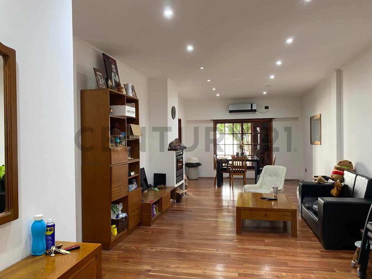 Casa 5 ambientes en venta con local y pileta en Remedios de Escalada, Lanús — foto 1