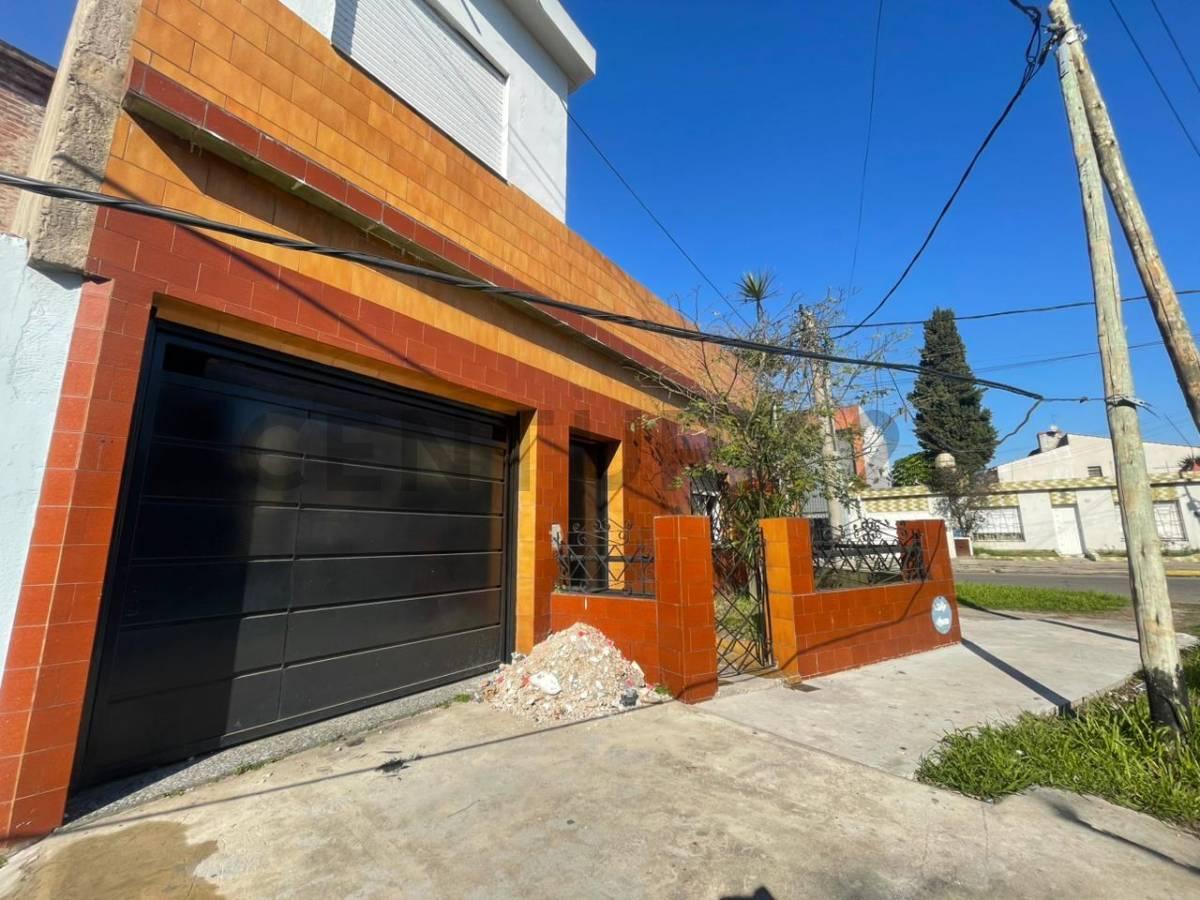 Casa 5 ambientes en Lanús Oeste con cochera Y Terraza — foto 1