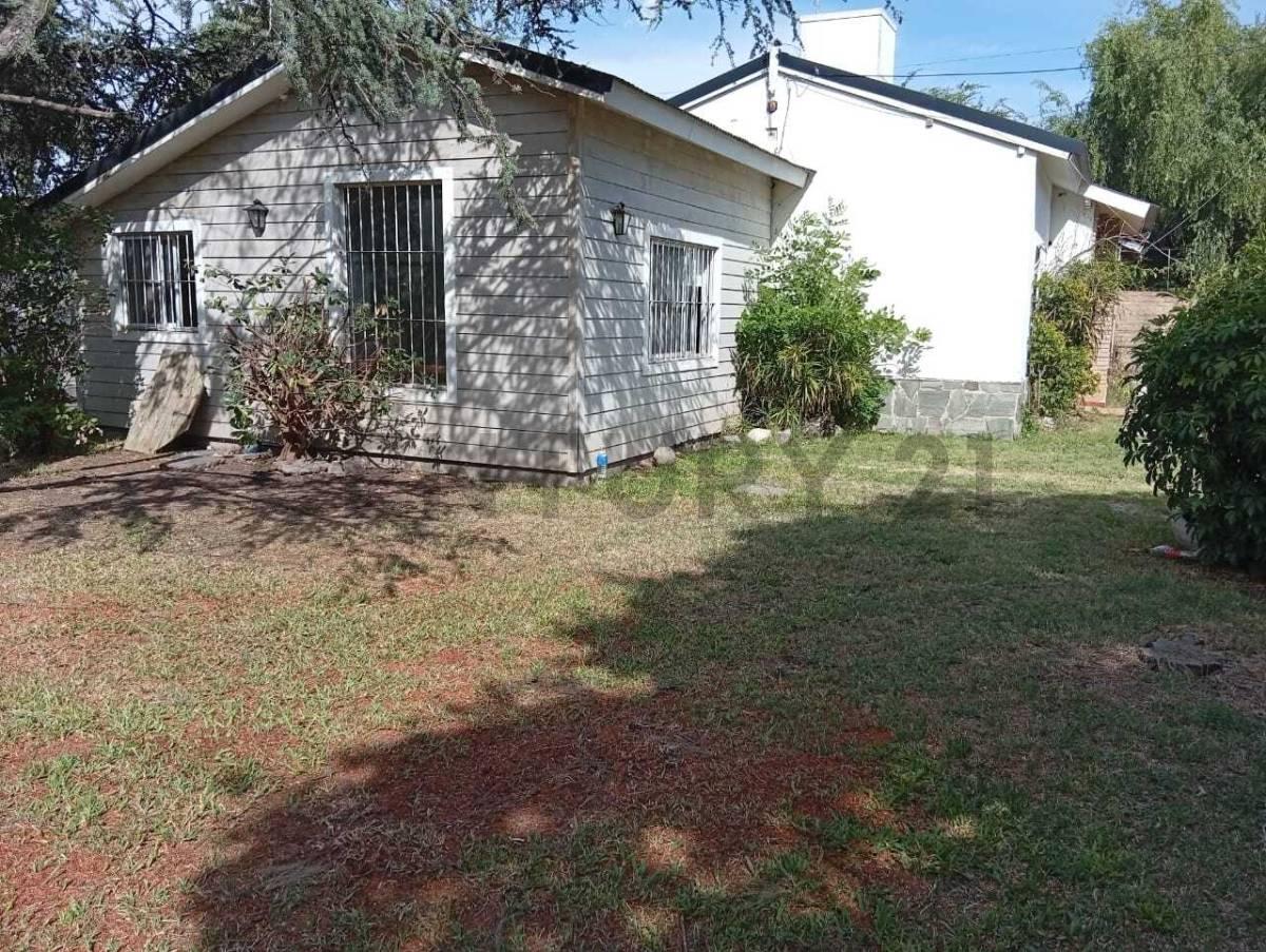 CASA EN VENTA BURZACO — foto 1