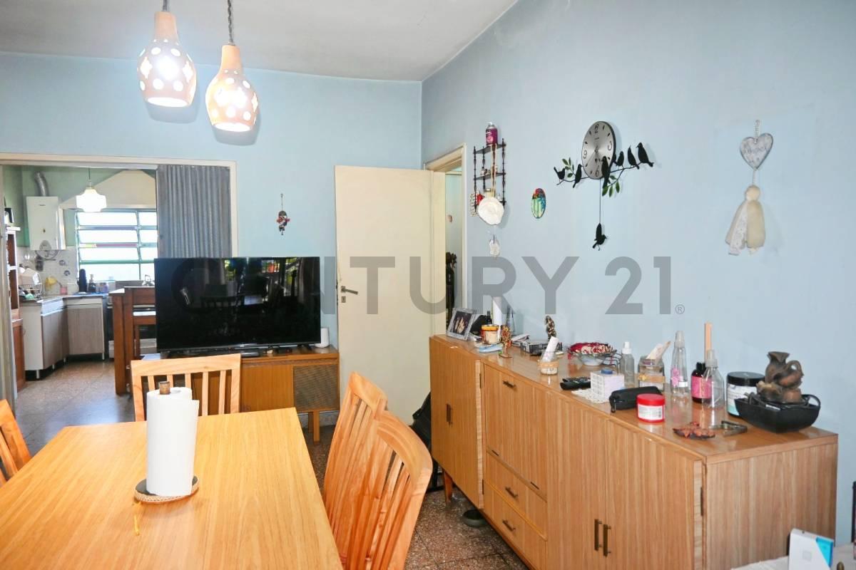 Amplio PH 4 Ambientes 110 m² | Planta Baja | Cochera + Patio con Parrilla y Quincho — foto 1