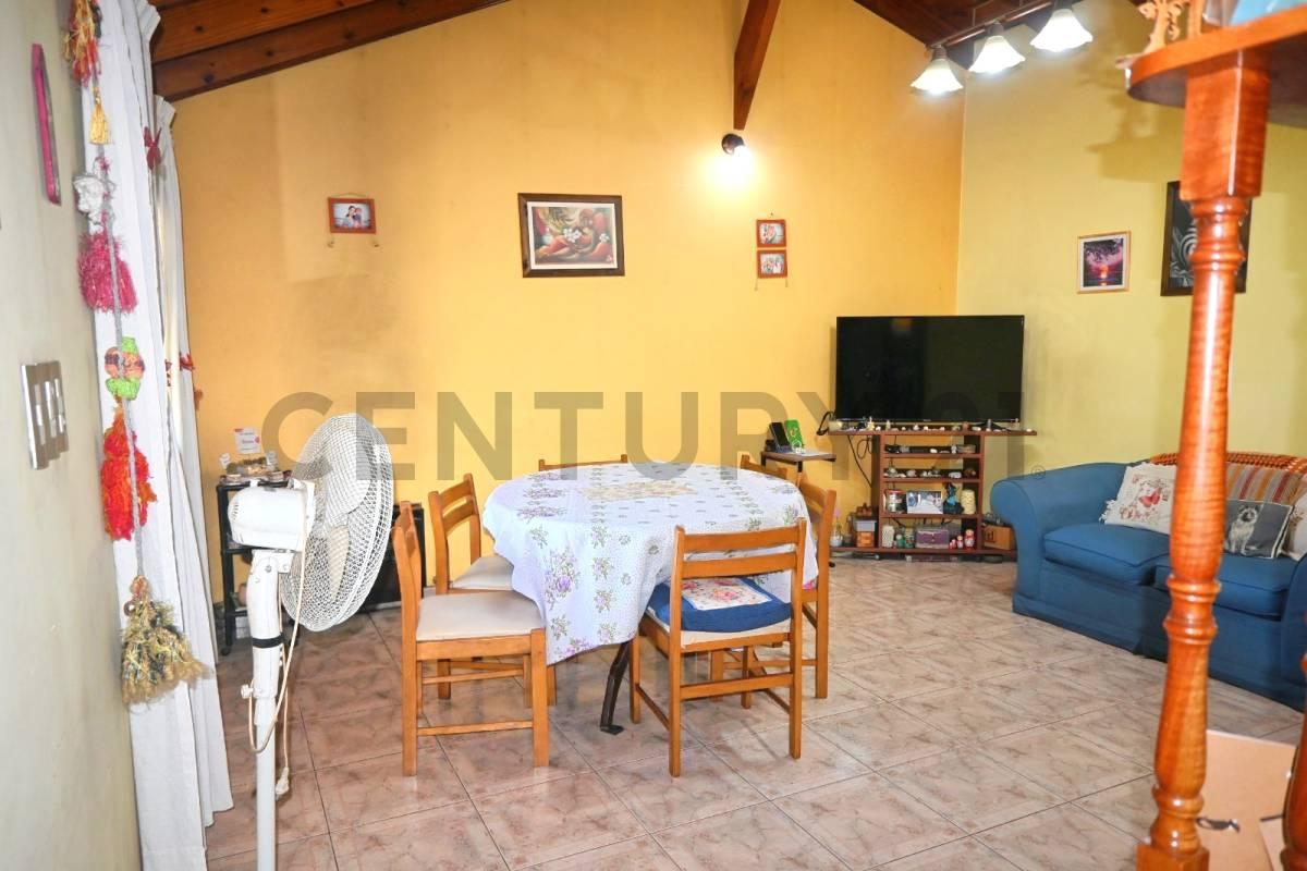 PH de 4 ambientes en planta alta con una superficie aproximada de 70 m², ubicado en la localidad de — foto 1