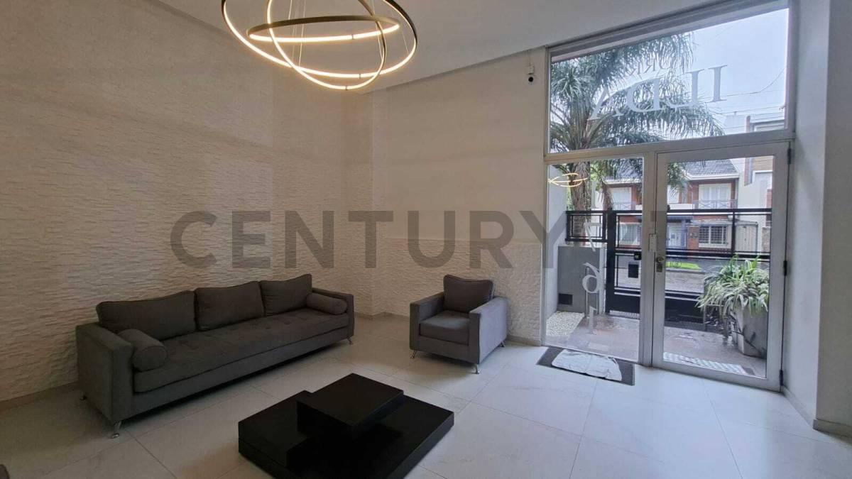 Departamento 3 ambientes con balcón corrido al frente en Lanús Oeste. Excelente ubicación — foto 1