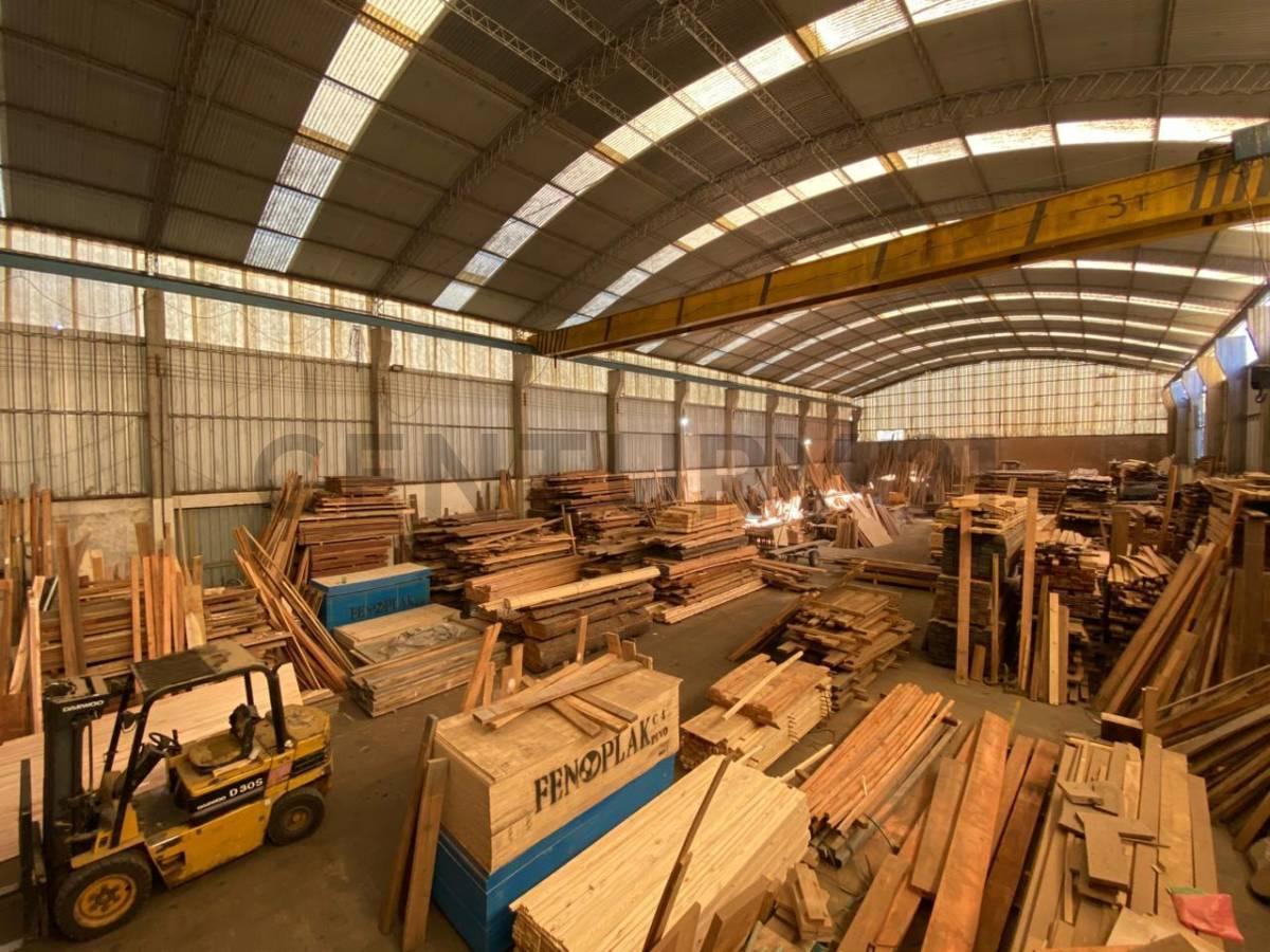 VENTA DE GALPON DEPOSITO Y LOTE EN LOMAS DE ZAMORA — foto 1
