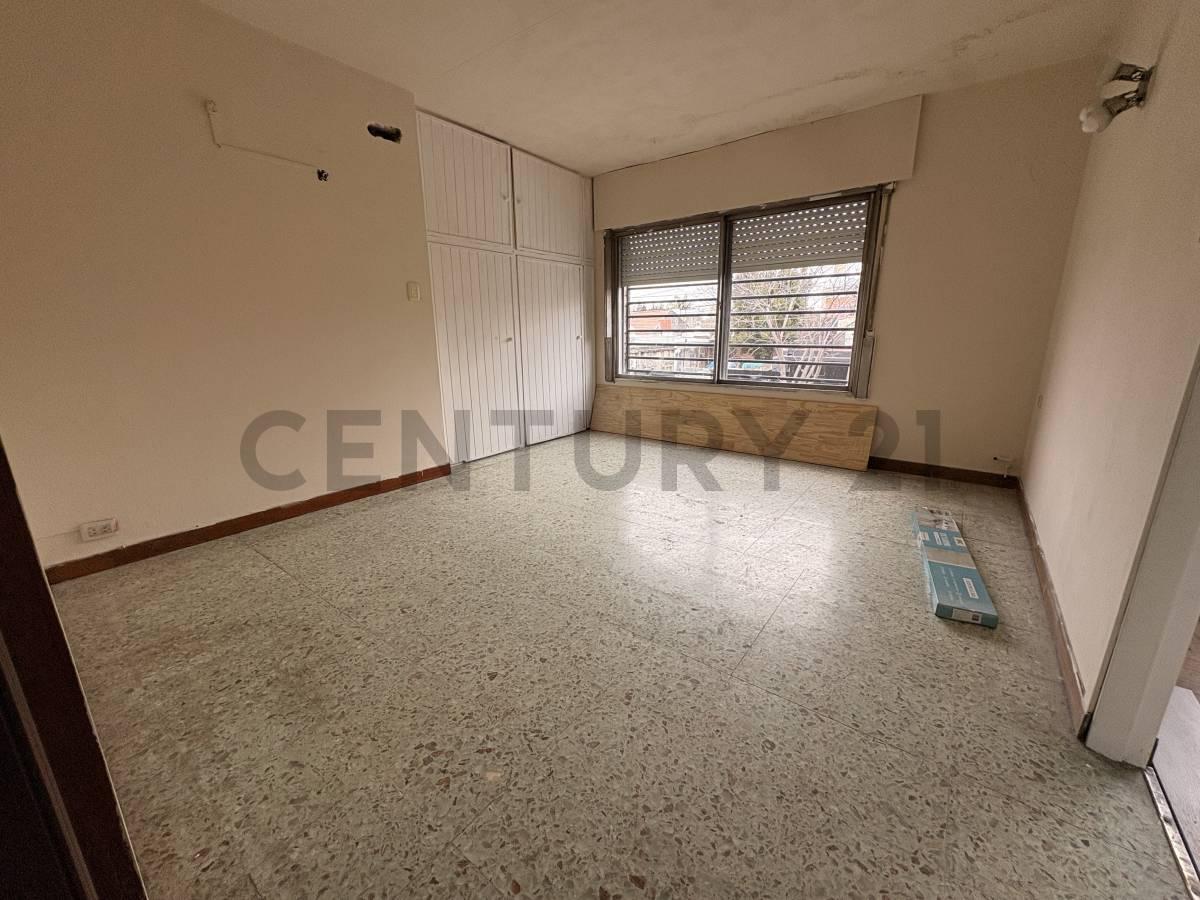 PH 4 Ambientes en Primer Piso con Terraza, Balcón y Lavadero – Remedios de Escalada — foto 1