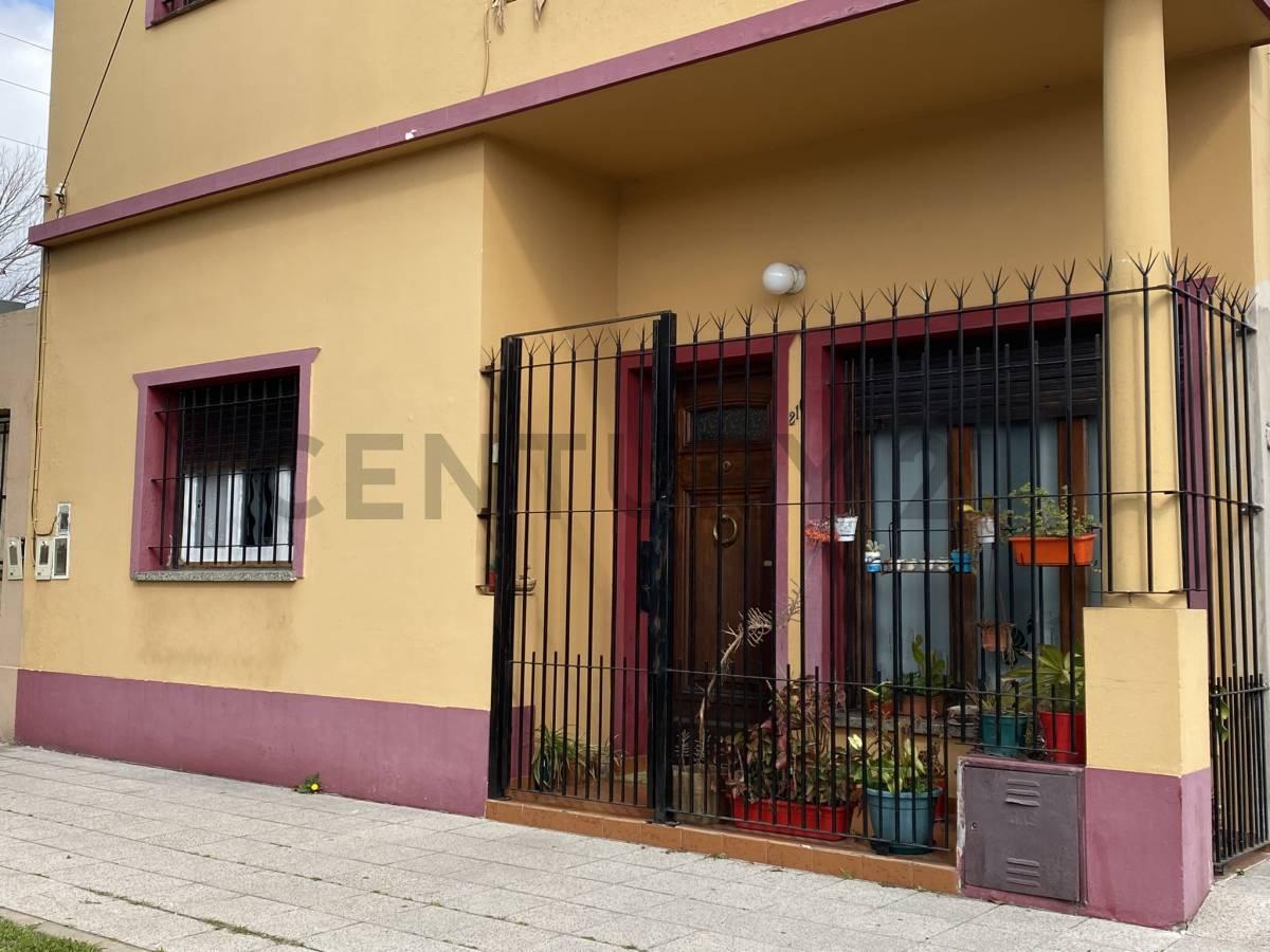 PH Frontal de 3 Ambientes con Patio + Monoambiente con patio — foto 1