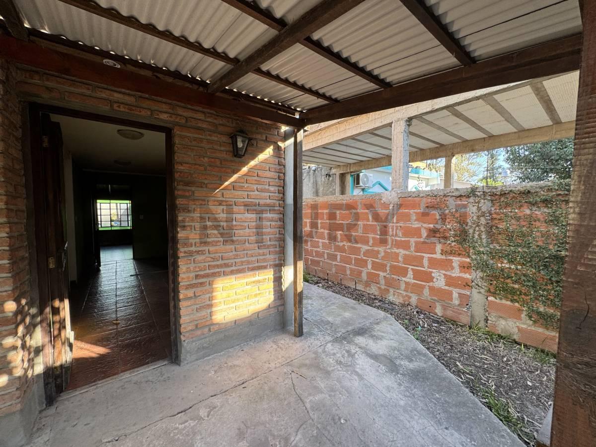 Venta de casa en Longchamps — foto 1