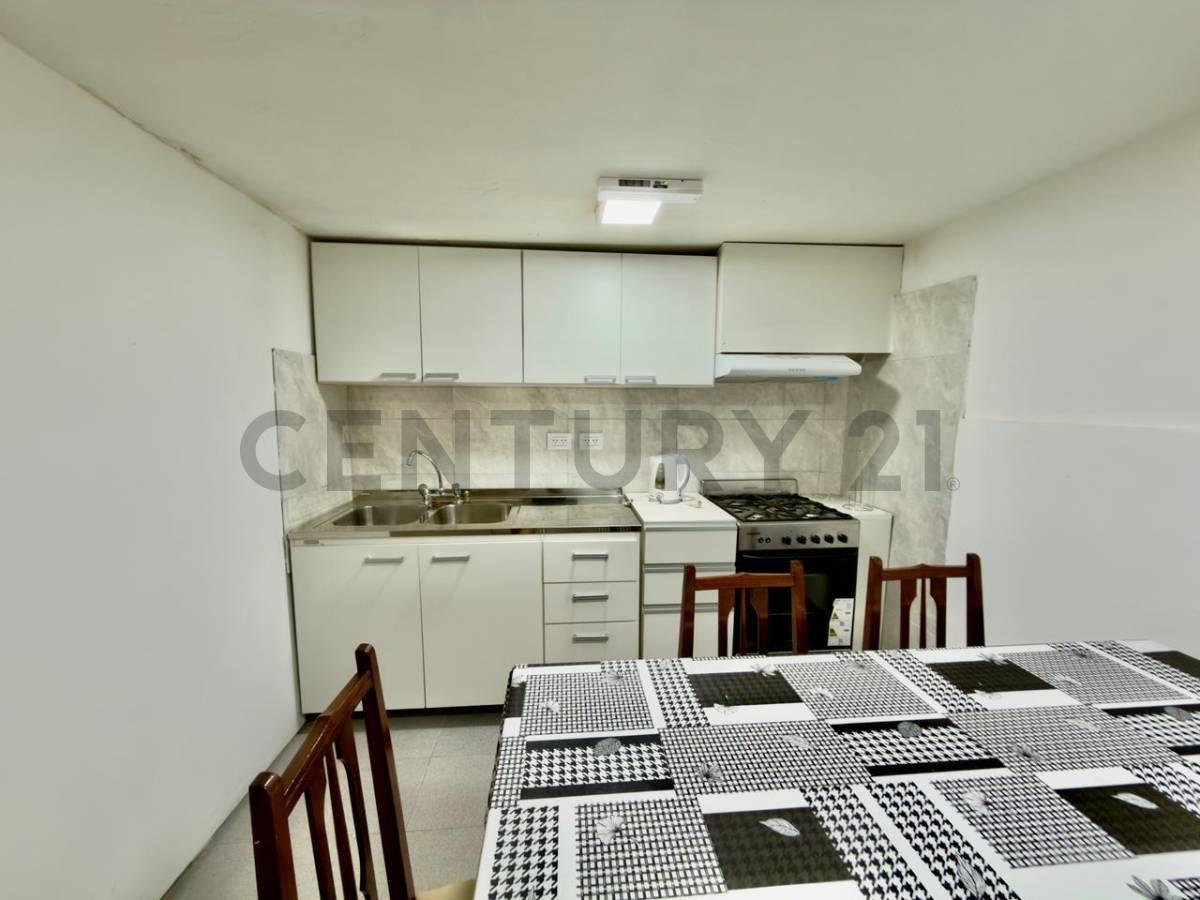DEPTO | 4 AMBIENTES | PATIO | RECICLADO A NUEVO | LAVADERO | CENTRO ROSARIO — foto 1