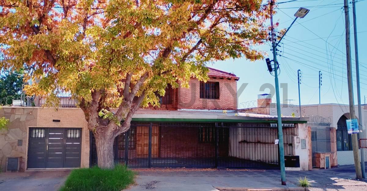 Century21 López vende casa en Godoy Cruz — foto 1