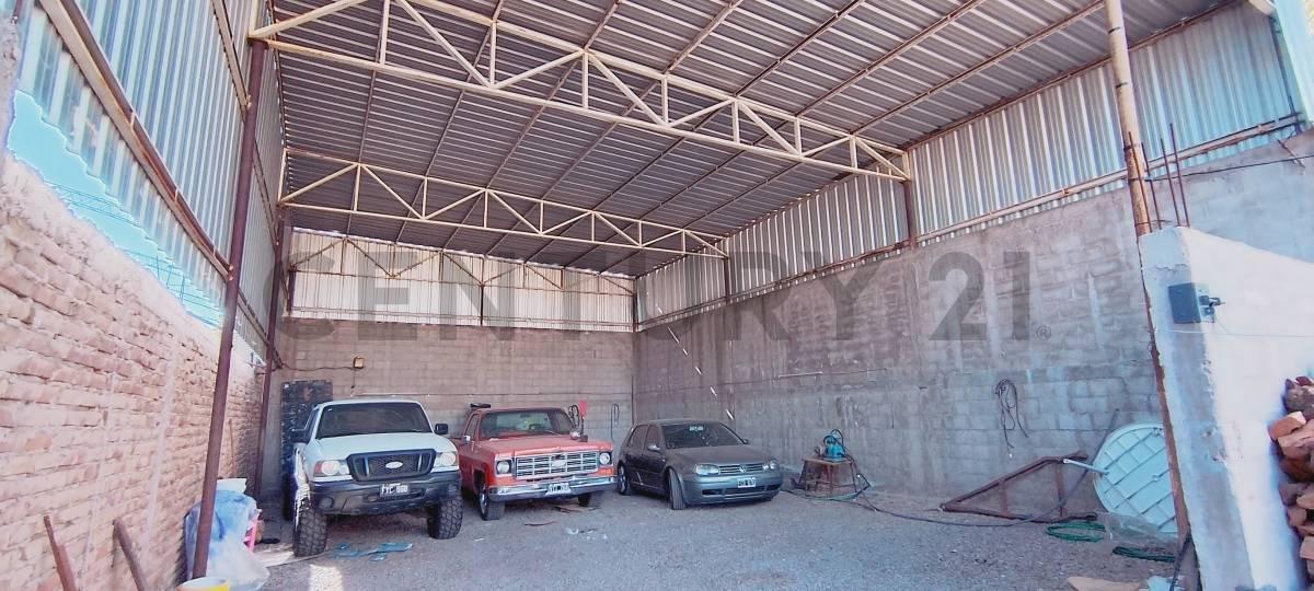 Century 21 López vende Galpón con amplio predio exterior y propiedad en San Martín — foto 1